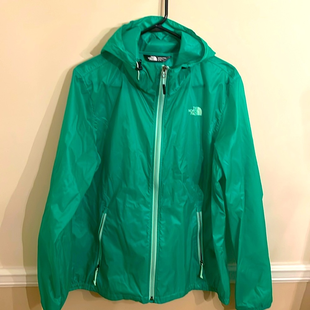 Woman’s XL The North Face Cam3 green hooded cyclone jacket